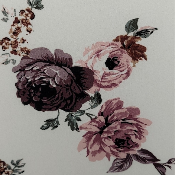 R essentials XXL floral white rose printed blouse tank flowy relaxed fit - Picture 3 of 5